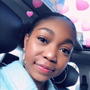 Meet your Posher, Yvonne